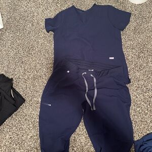 Navy Figs scrubs set in XL WOMENS